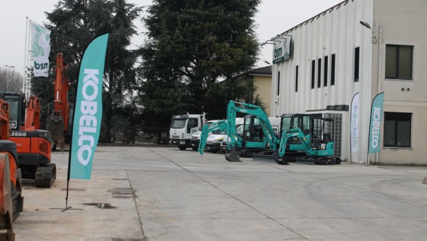 Kobelco s'introduit sur le marché italien