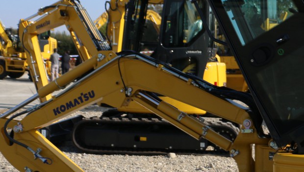 Samoter Fair : Komatsu launches its mini-excavators MR-5