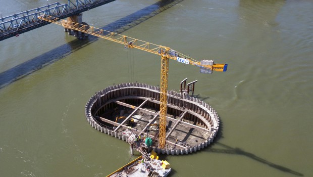 Potain rebuilds a Serbian bridge