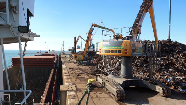 Guyot Environnement monte en grade avec Liebherr