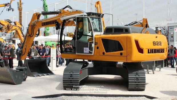 Liebherr R 922 crawler excavator impresses in China