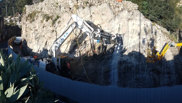 Monaco : une sécurisation de falaise sans poussière