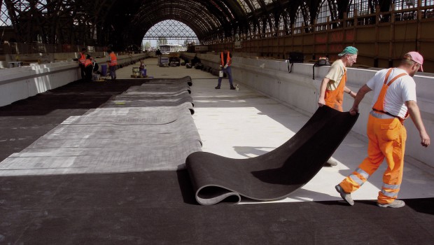 Getzner réduit le bruit et les secousses du chemin de fer français