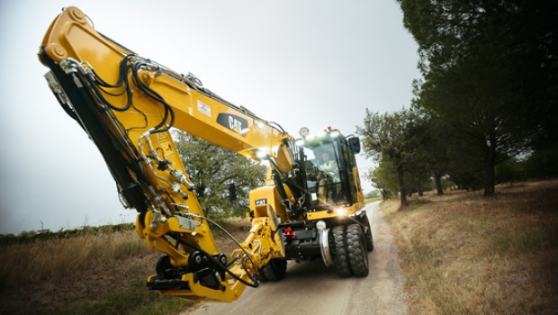 Caterpillar M323F turns heads at IAF trade fair