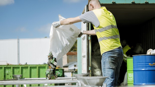 Orange a recyclé 10 millions de téléphones mobiles en 7 ans