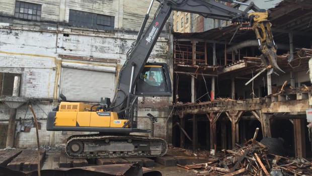 Dans le Pacifique, Volvo « grignote » à la demande