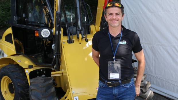 Bacque BTP Service, du compact, des outils, de l'enthousiame