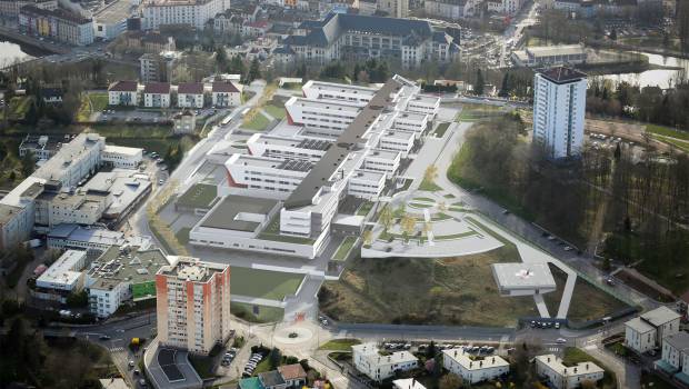 Hôpital d’Epinal : Demathieu Bard opère !