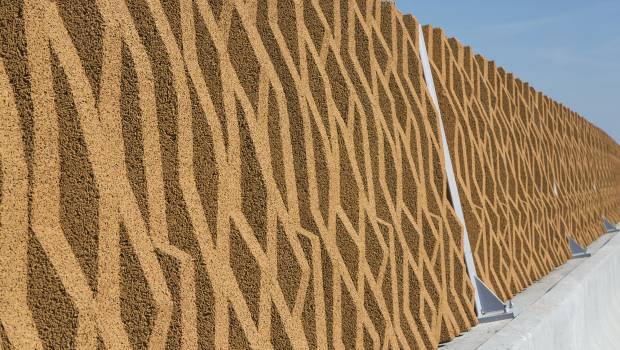 Un écran acoustique 3D en béton de bois !