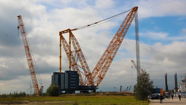 Grue SCG-140 : un monstre du levage dans le ciel belge