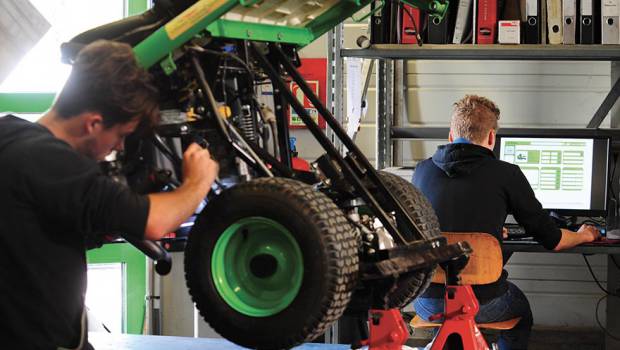 Etesia sort une tondeuse connectée