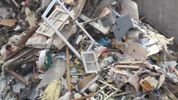 Nicolas Hulot et Bruno Le Maire signent avec la filière du verre plat