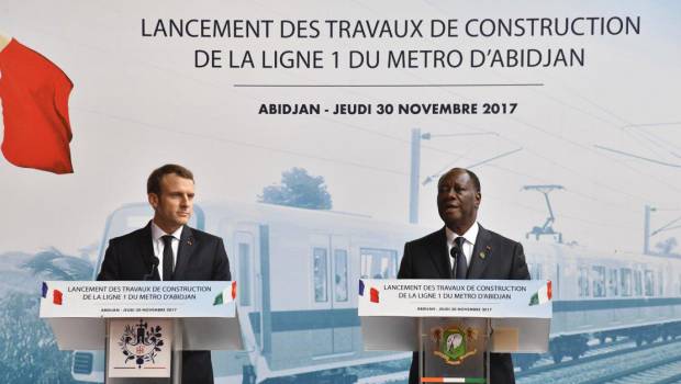 Métro d’Abidjan : Macron pose la première pierre