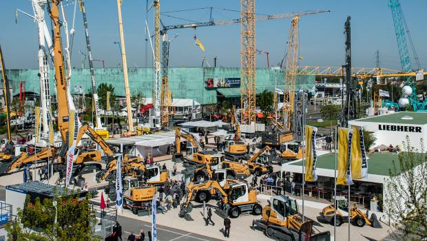Liebherr présentera la R 936 Compact aux Français sur Intermat