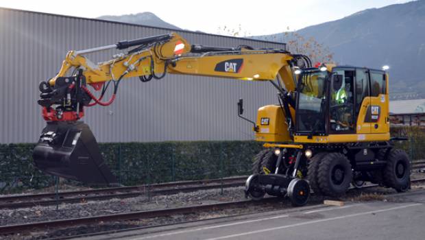 La pelle rail route Caterpillar M323F en action !