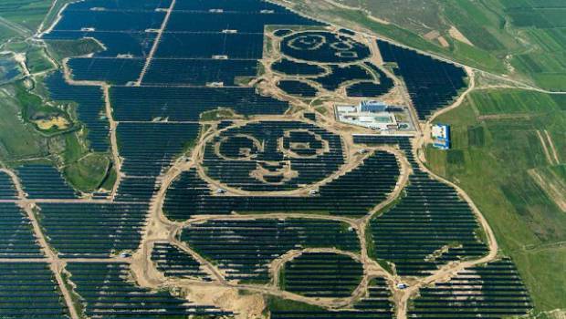 INSOLITE – une centrale solaire en forme de panda