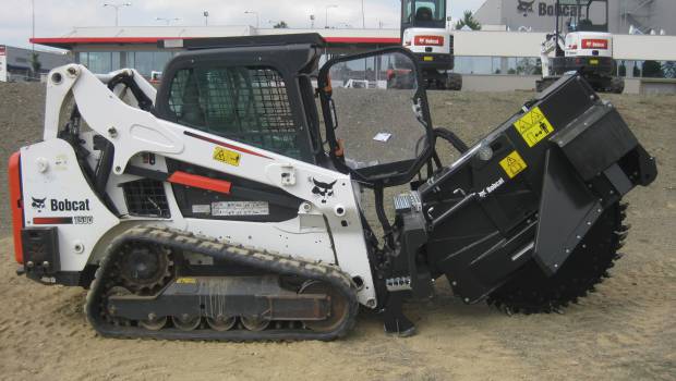 Bobcat tranche pour le câble