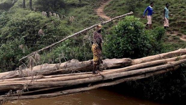 Rwanda : un pont construit sur la base du volontariat