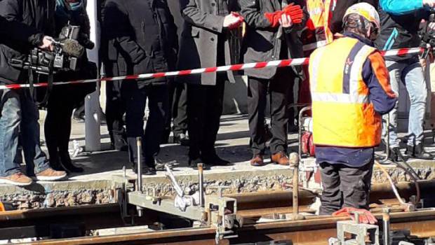 Tramway de Caen : première soudure effectuée