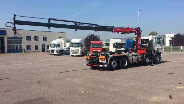 La grue auxiliaire a le bras long