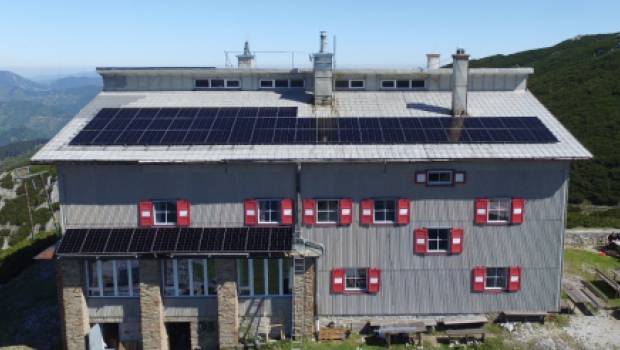 Panneaux solaires alpins pour Sharp
