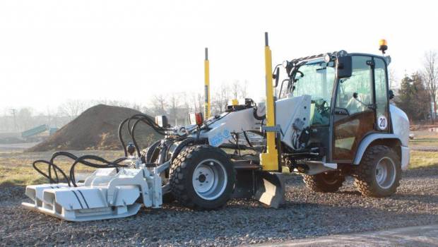 Une niveleuse urbaine allemande chez Lomater