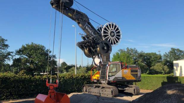 Payant MTP à l'oeuvre dans le terrassement grande profondeur
