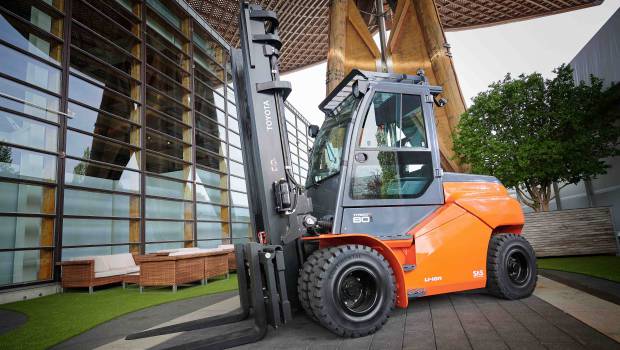 Toyota Material Handling roule avec Continental