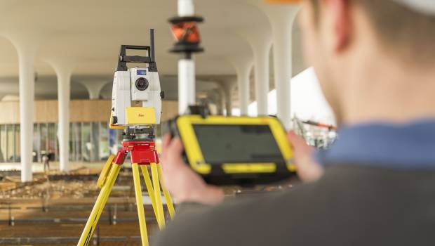 Leica Geosystems étend son offre de stations totales