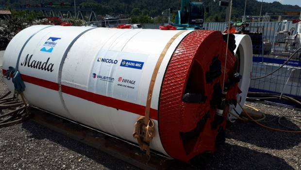 Le microtunnelier Manda entre en action à Carros (06)