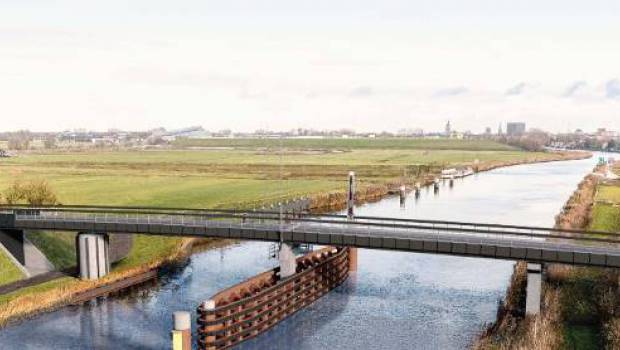 Spie installe un pont cyclable conçu en matières premières naturelles