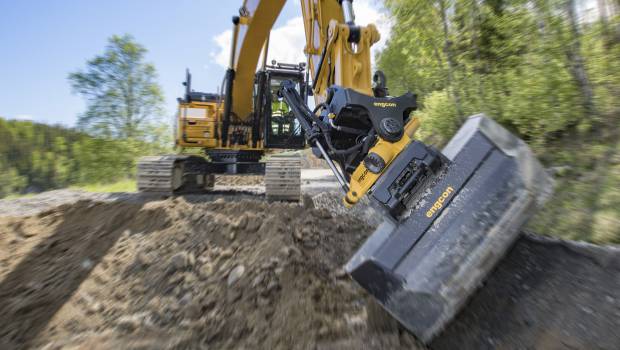 Engcon lance la production du tiltrotateur EC233
