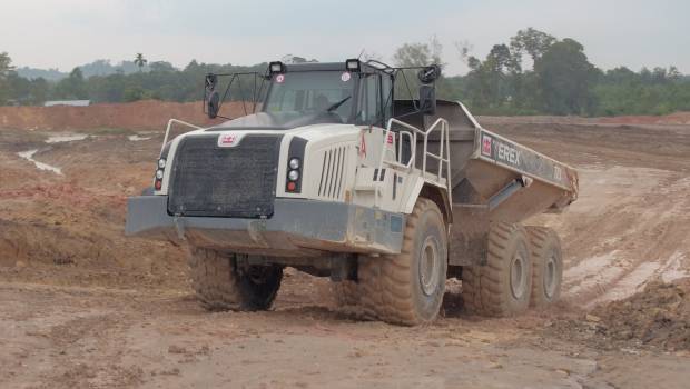 27 tombereaux articulés Terex en Indonésie