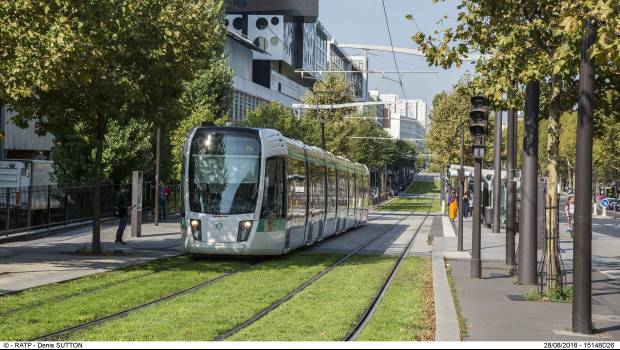 Le tramway T3b s'échauffe avant le lancement