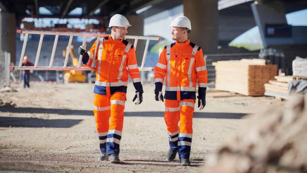 Des vetements de travail haute visibilite chez Mewa Construction Cayola