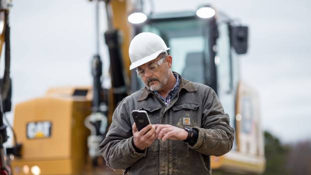 L'appli Cat planifie les intervalles de maintenance et prévient les arrêts machine