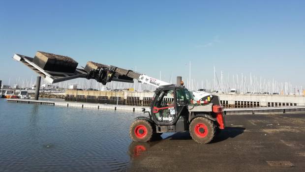 Un télesco Bobcat au port de La Rochelle