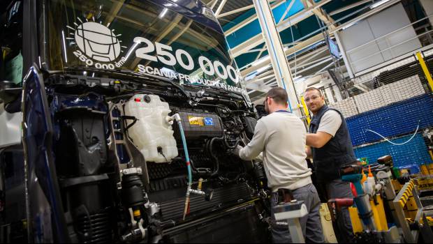 LE 250 000E CAMION PRODUIT À SCANIA ANGERS REJOINT LES TRANSPORTS DERRO -  LE MILLEPATTES MAGAZINE