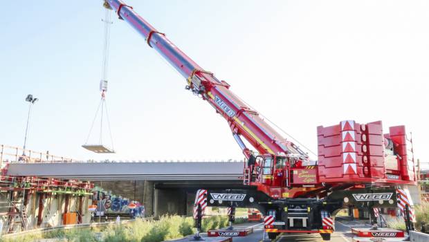 Une Demag AC 500-8 sur l’extension d’un pont à Cologne