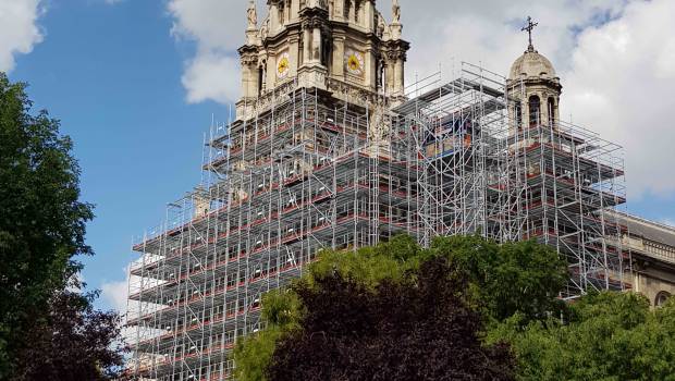 Paris : l’église de la Trinité parée d’échafaudages