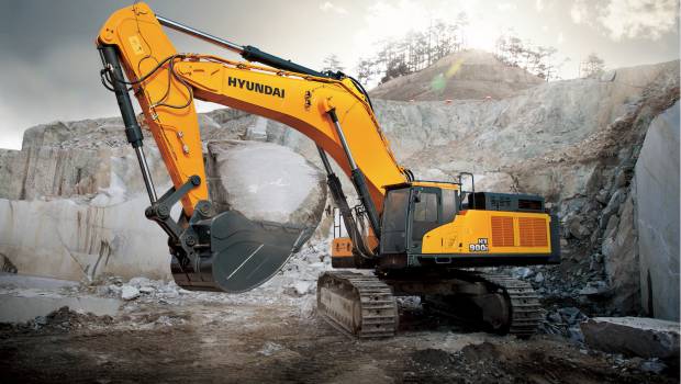 Hyundai lance sa pelle sur chenille, HX900 L