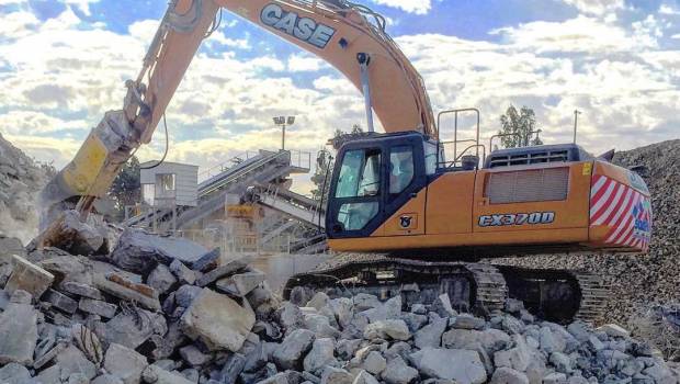 Cinq pelles Case CX pour valoriser les déchets du BTP sur saclay (91)