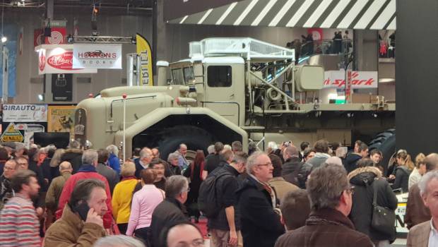 Le Berliet T100 en vedette parisienne (salon Rétromobile)