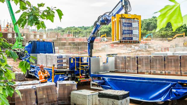 Des grues Hiab pour l'industrie des matériaux