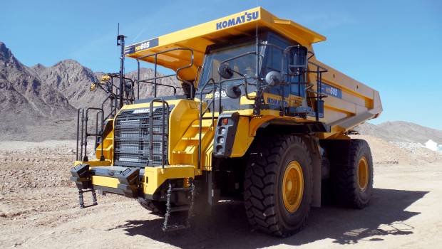 Deux tombereaux rigides Komatsu à Bauma