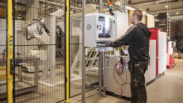 Engcon augmente sa production