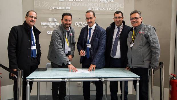 ETS Siad Automobiles commande 9 grues RT Terex