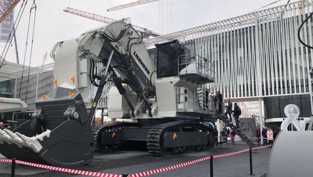 Vue sur Bauma : une pelle de carrière électrique à câble