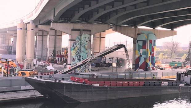 Grand Paris : les premières barges de déblais chargées entrent en piste