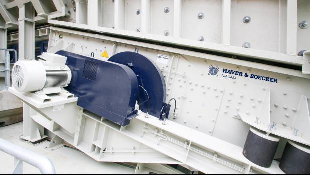 Un tamis vibrant Haver & Boecker Niagara N-Class pour cribler jusqu'à 5 000 tonnes par heure